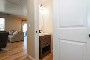 948 W Village Bend Ln S, Midvale, UT 84047 - Photo 7