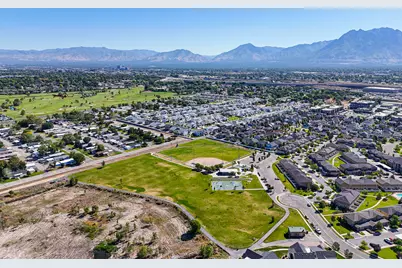 948 W Village Bend Ln S, Midvale, UT 84047 - Photo 43
