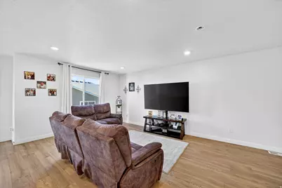 8580 W Bowie Dr, Magna, UT 84044 - Photo 3