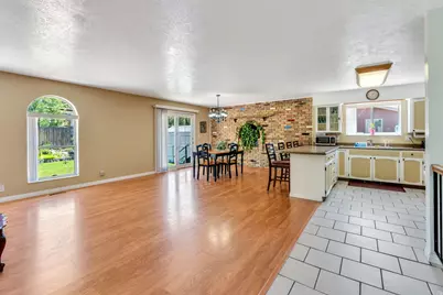 8093 S Beaumont Dr E, Sandy, UT 84093 - Photo 5