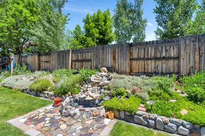 8093 S Beaumont Dr E, Sandy, UT 84093 - Photo 29