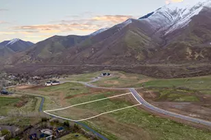 2042 S Valley Dr, Eagle Mountain, UT 84005 - Photo 9