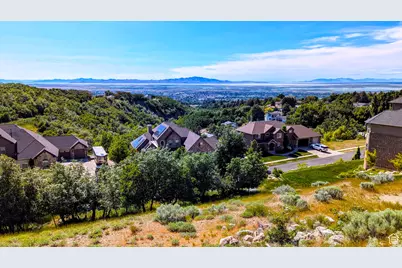 1735 S Temple Ct E #203, Bountiful, UT 84010 - Photo 3
