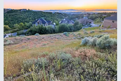 1735 S Temple Ct E #203, Bountiful, UT 84010 - Photo 9