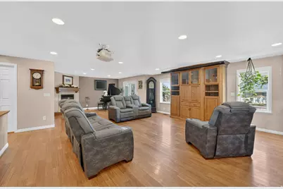 563 E 350 N, Bountiful, UT 84010 - Photo 5