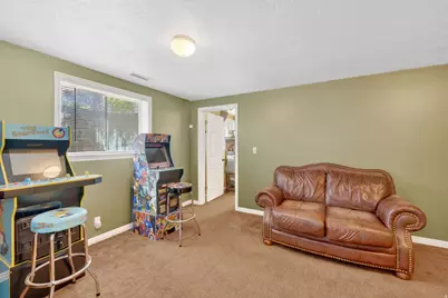563 E 350 N, Bountiful, UT 84010 - Photo 25