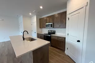 253 E Volunteer Dr, Spanish Fork, UT 84660 - Photo 5