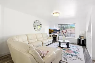 9511 S Fairway View Dr, Sandy, UT 84070 - Photo 7