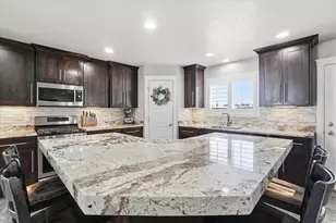 529 W 3100 S, Syracuse, UT 84075 - Photo 9