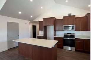 832 N 250 E, Tooele, UT 84074 - Photo 3