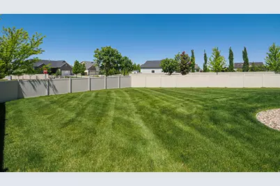 879 W Saddlebrook Dr, Kaysville, UT 84037 - Photo 7