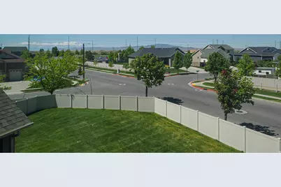 879 W Saddlebrook Dr, Kaysville, UT 84037 - Photo 11