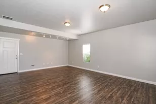 702 E 380 N, Vineyard, UT 84058 - Photo 5