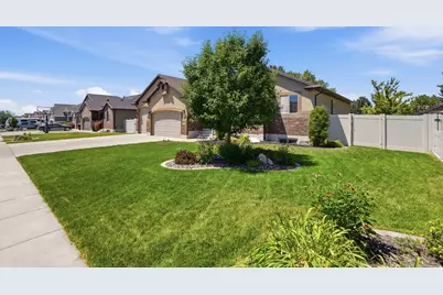 1302 W 2535 N, Clinton, UT 84015 - Photo 3