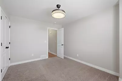1302 W 2535 N, Clinton, UT 84015 - Photo 35