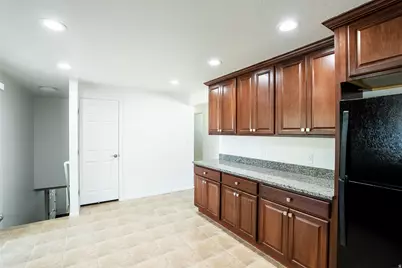 1414 E 275 N, Layton, UT 84040 - Photo 7