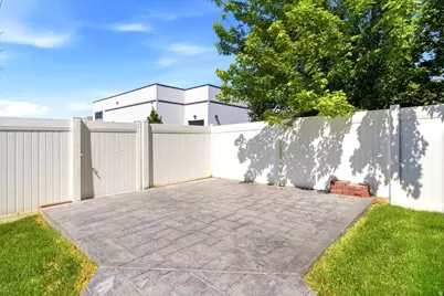 822 W Star Spangled Dr, Bluffdale, UT 84065 - Photo 37