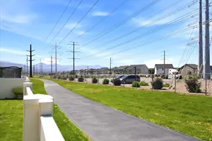 822 W Star Spangled Dr, Bluffdale, UT 84065 - Photo 39