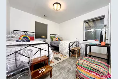 1071 Crescent Dr, Logan, UT 84341 - Photo 9
