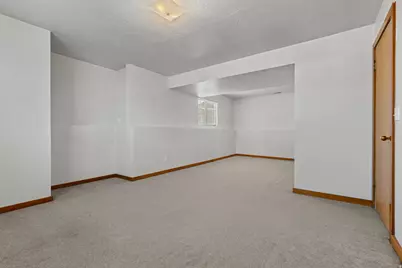 5643 S 2950 W, Roy, UT 84067 - Photo 7