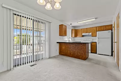 5643 S 2950 W, Roy, UT 84067 - Photo 5