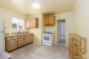 4806 S 2500 W, Roy, UT 84067 - Photo 13