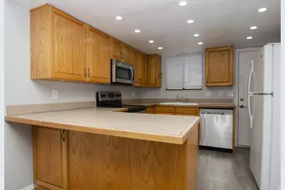 1113 Country Hill Dr #D1, Ogden, UT 84403 - Photo 5