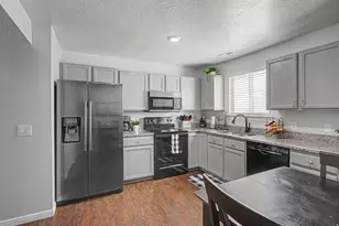 422 E 2050 N, Ogden, UT 84414 - Photo 9