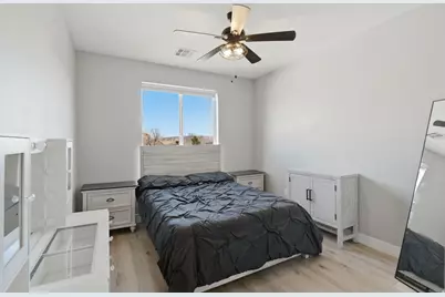 1033 N 2050 Cir E, Saint George, UT 84770 - Photo 13
