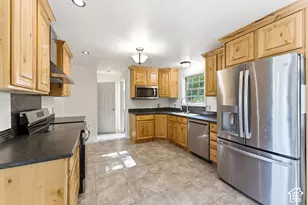 3463 S 400 E, Bountiful, UT 84010 - Photo 7