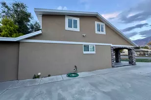 781 Sherwood Dr, Layton, UT 84041 - Photo 3
