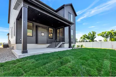 2136 N 725 W, Centerville, UT 84014 - Photo 39