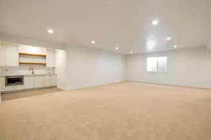 2136 N 725 W, Centerville, UT 84014 - Photo 35