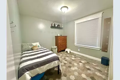 9573 S Buttonwood Dr, Sandy, UT 84092 - Photo 13