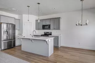 4642 W Hemsworth Ln, Riverton, UT 84096 - Photo 11