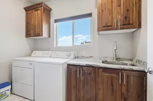 1088 E 200 N, Hyde Park, UT 84318 - Photo 17