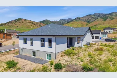 1088 E 200 N, Hyde Park, UT 84318 - Photo 37