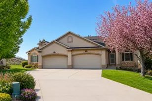 209 Edgewood Cir, North Salt Lake, UT 84054 - Photo 1