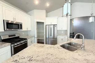 808 W Valley View Way N, Lehi, UT 84048 - Photo 9