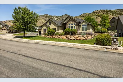 729 Eagle View Dr, Providence, UT 84332 - Photo 3