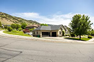 729 Eagle View Dr, Providence, UT 84332 - Photo 5