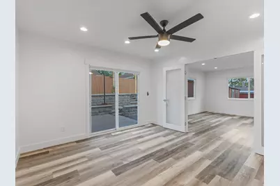 2504 E Wilmington Ave S, Salt Lake City, UT 84109 - Photo 9