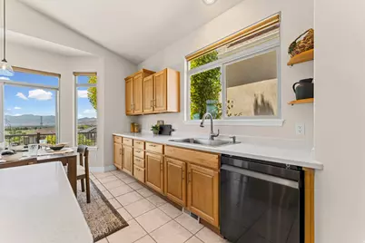 10489 N Colonial Dr W, Cedar Hills, UT 84062 - Photo 13