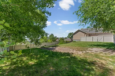 10489 N Colonial Dr W, Cedar Hills, UT 84062 - Photo 65