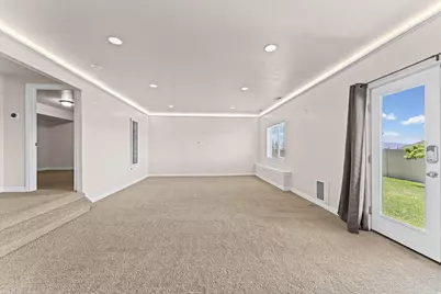 10489 N Colonial Dr W, Cedar Hills, UT 84062 - Photo 31