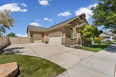 10489 N Colonial Dr W, Cedar Hills, UT 84062 - Photo 47