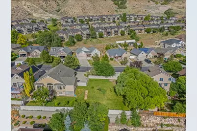 10479 N Colonial Dr W, Cedar Hills, UT 84062 - Photo 19