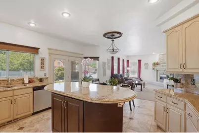 104 E Clear Creek Dr, Sandy, UT 84070 - Photo 17