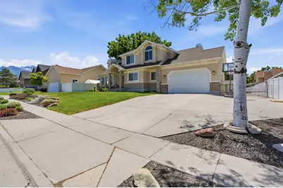 104 E Clear Creek Dr, Sandy, UT 84070 - Photo 3