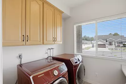 104 E Clear Creek Dr, Sandy, UT 84070 - Photo 23